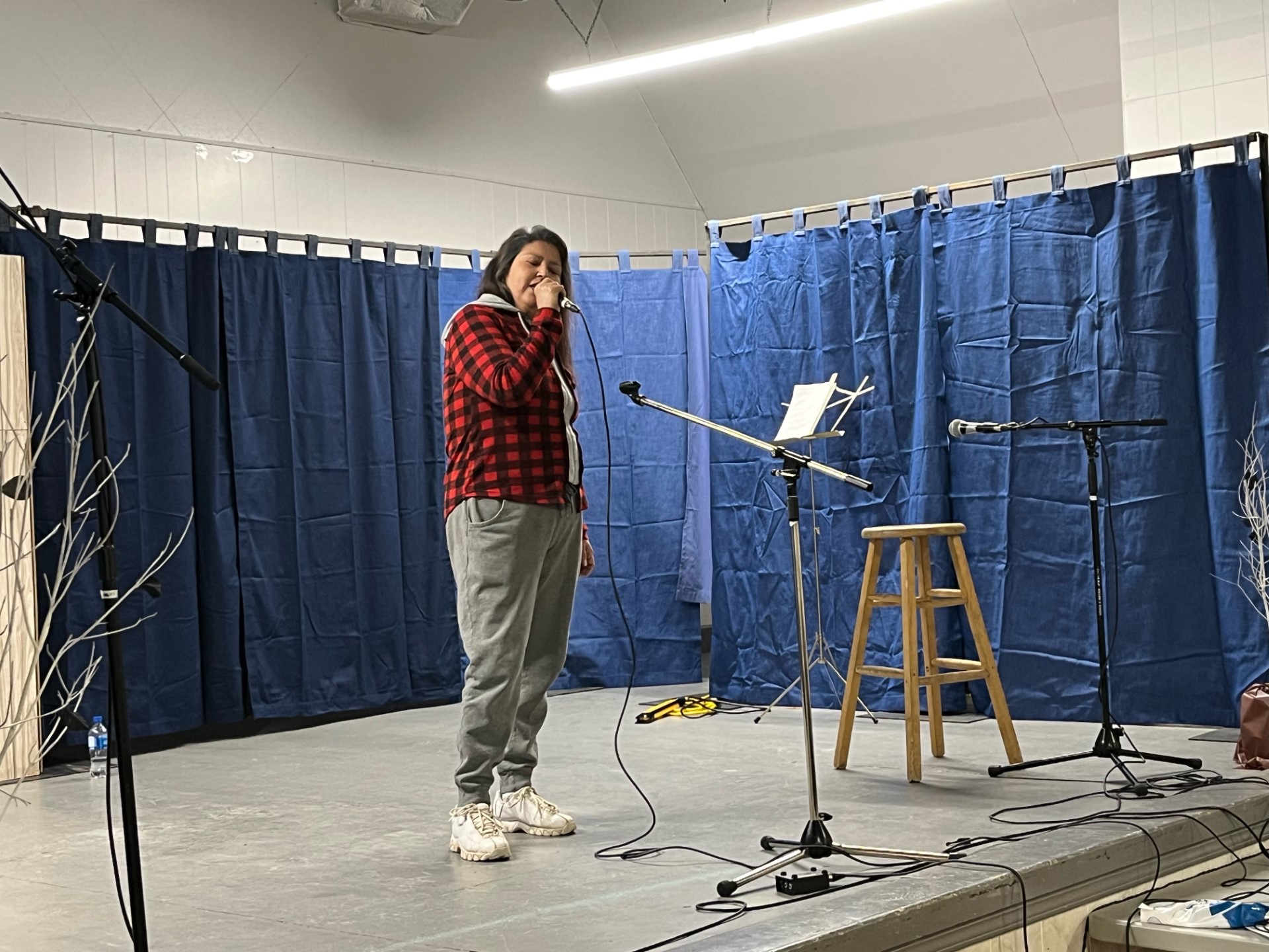 Radio amateur talent night brings in renovation money for Amaranth Hall